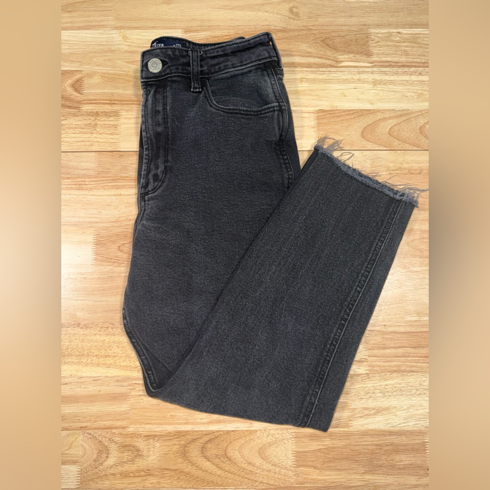 Hollister Ultra-High Mom Jeans 4S